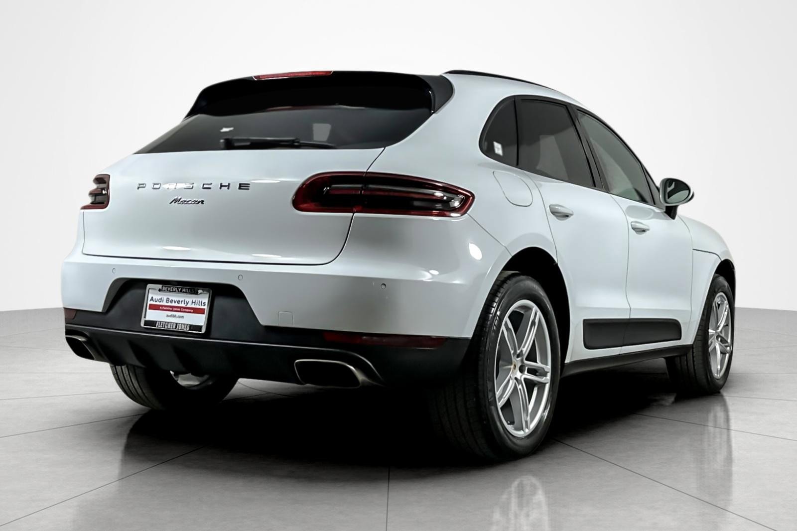 Used 2018 Porsche Macan AWD/4WD image 5