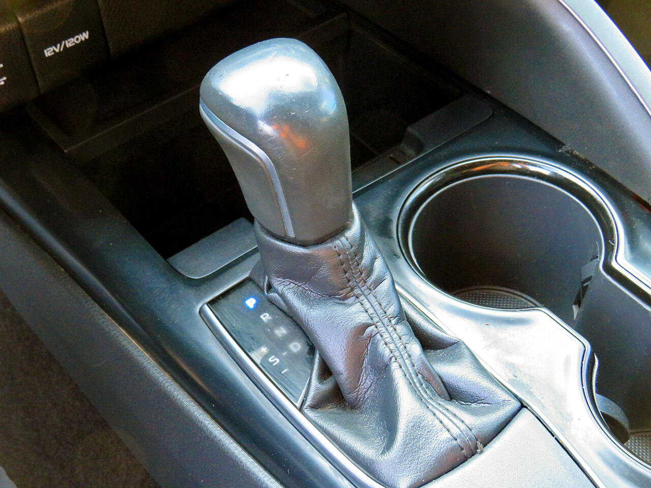 Used 2018 Toyota Camry SE image 24