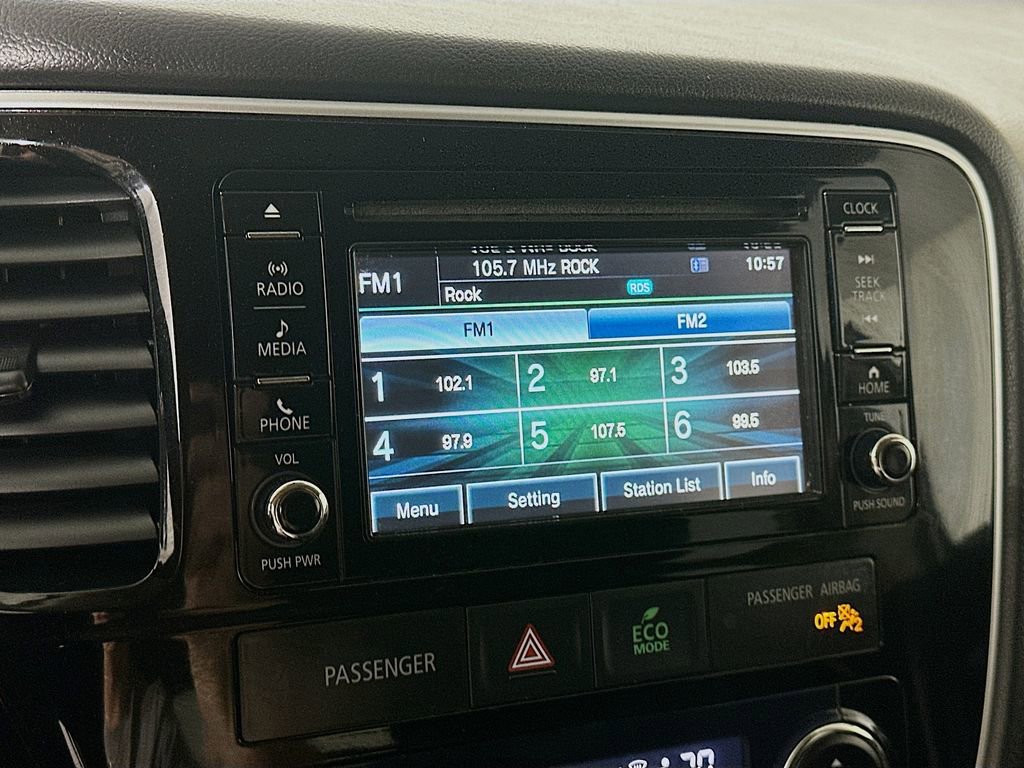 Used 2017 Mitsubishi Outlander ES image 17