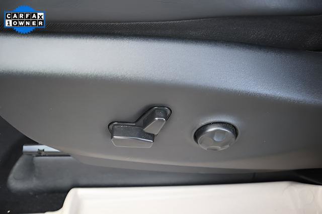 Used 2024 Chrysler Pacifica Select image 12