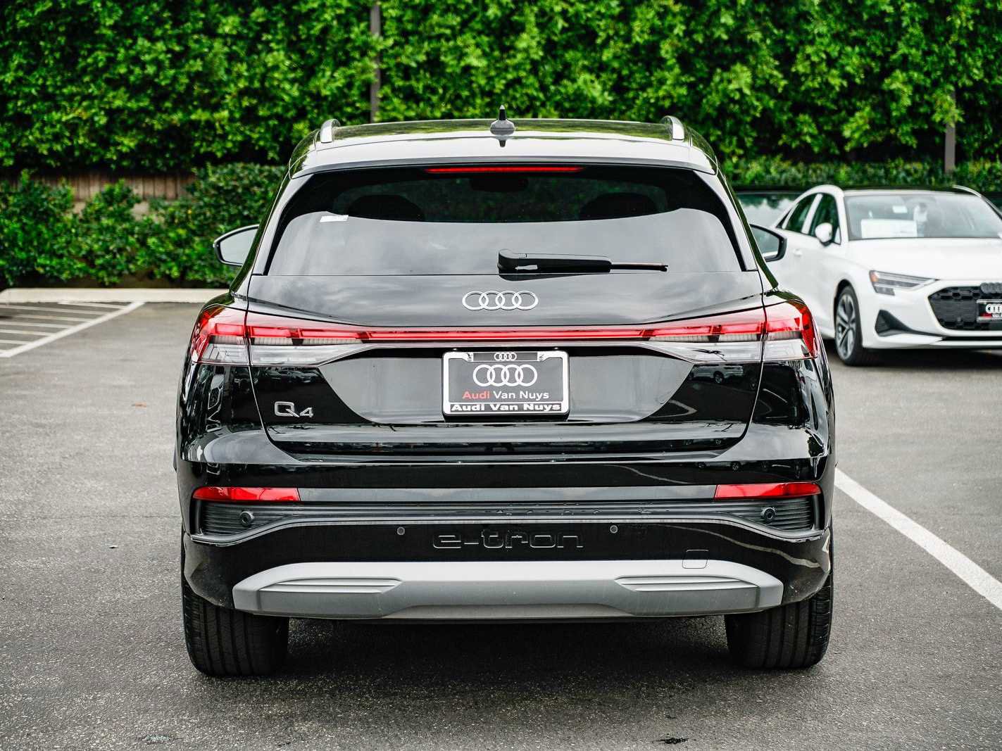 Used 2023 Audi Q4 e-tron Premium Plus w/ Premium Plus video 3