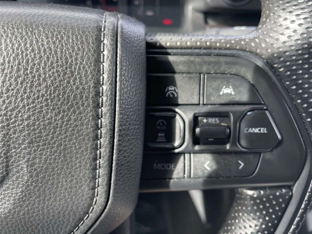Used 2025 Toyota Tacoma SR5 image 33