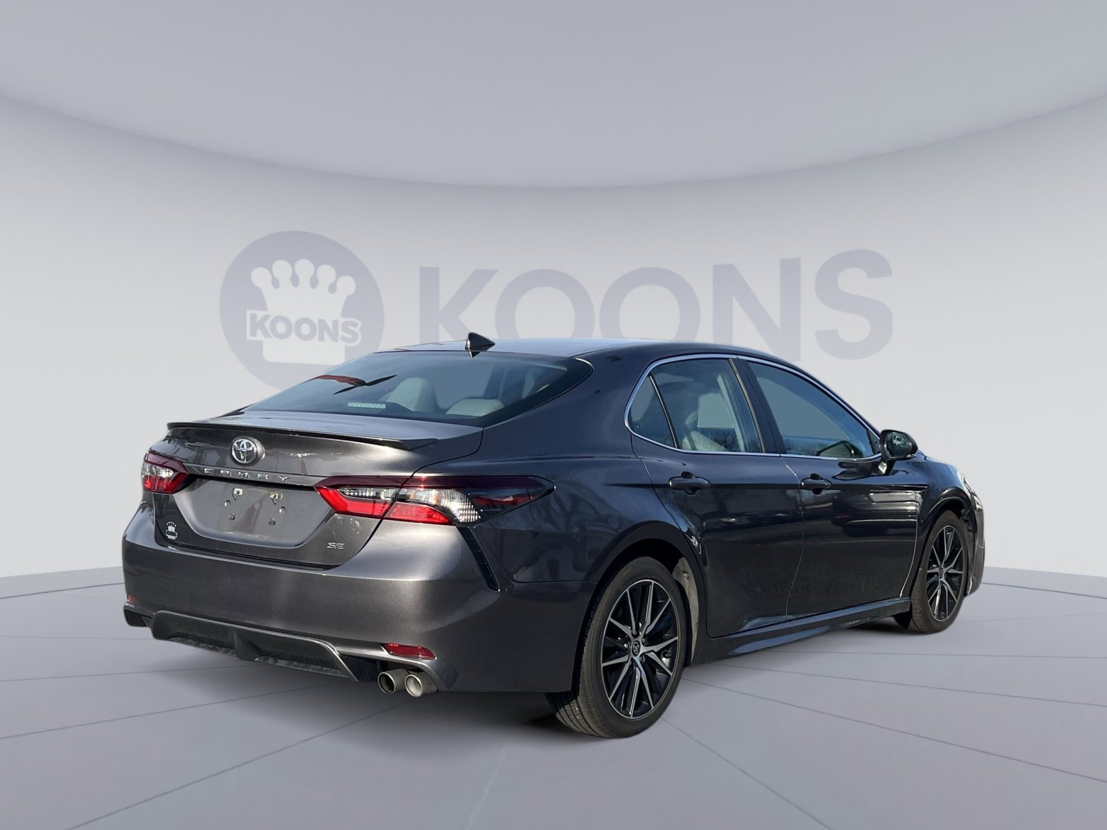 Used 2024 Toyota Camry SE image 7