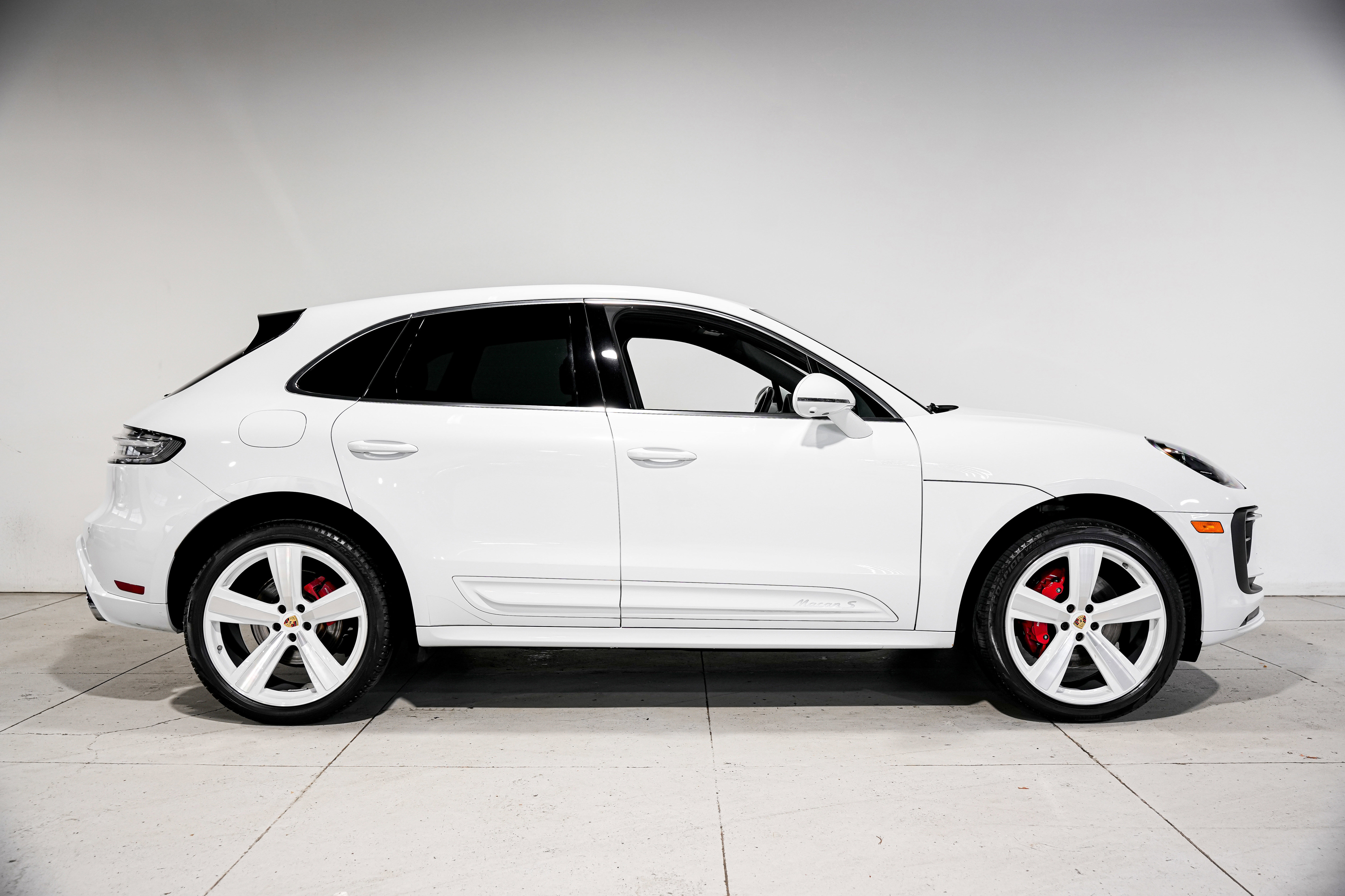 Used 2023 Porsche Macan S image 2