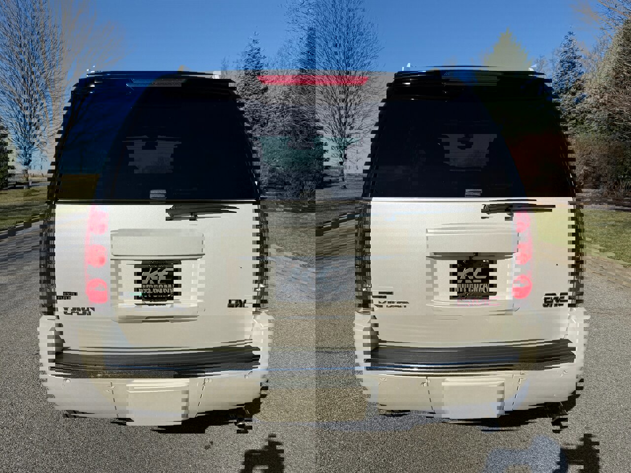 Used 2012 GMC Yukon Denali image 9