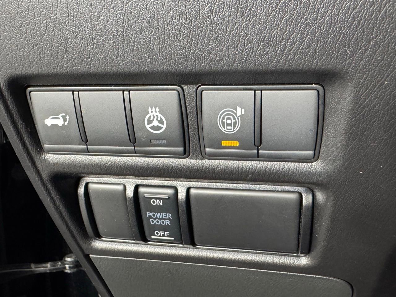 Used 2024 Nissan Armada SL w/ Captain's Chairs Package image 20