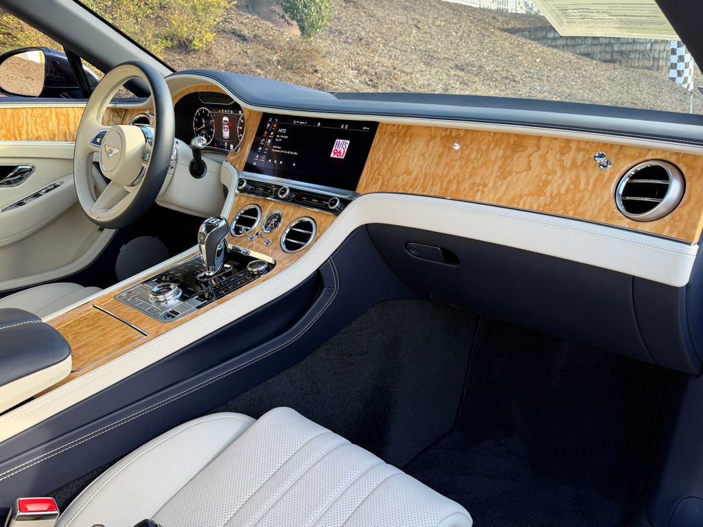 Used 2023 Bentley Continental GT Mulliner image 2