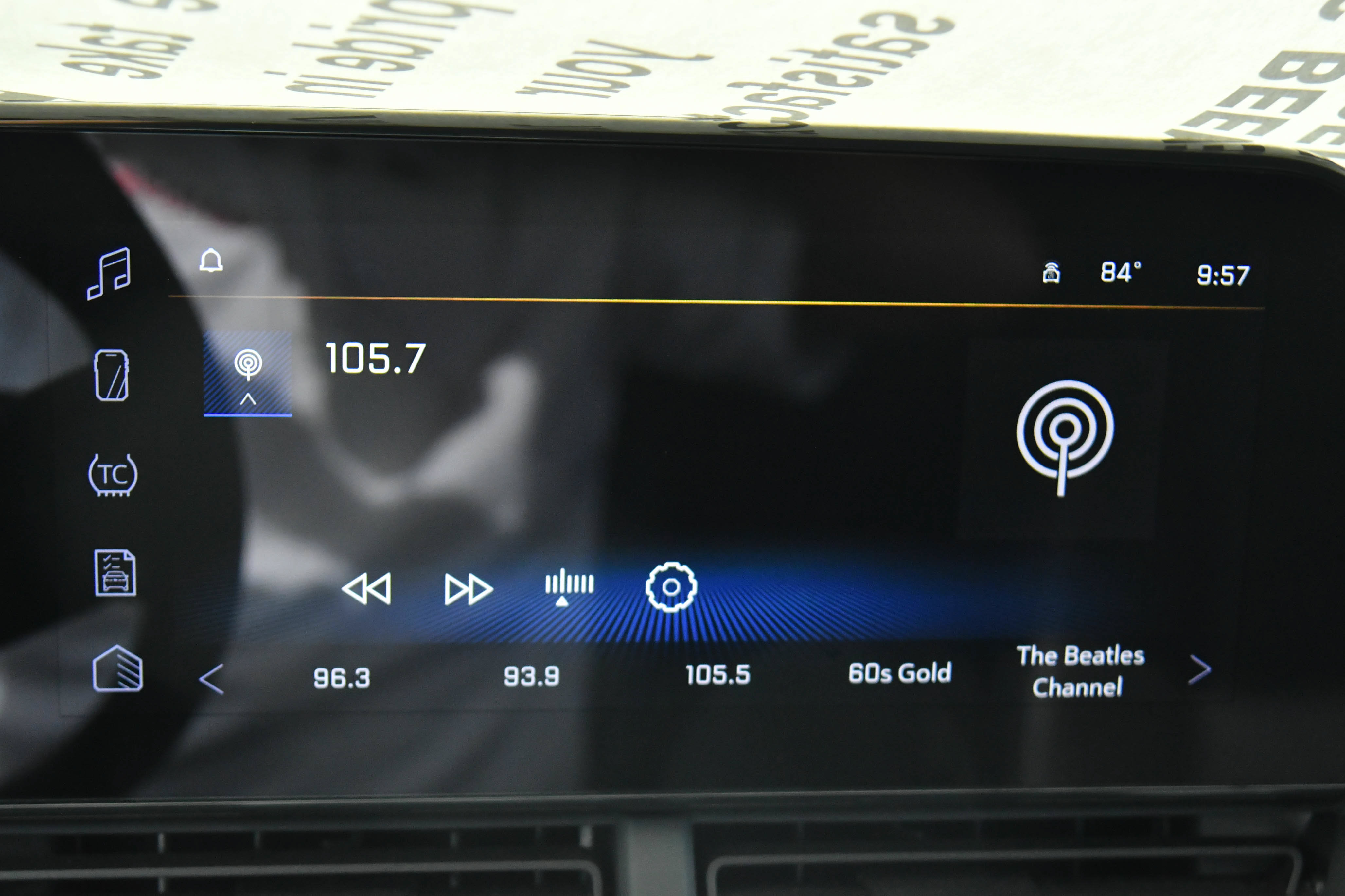 Used 2025 Chevrolet Trax LT FWD image 22