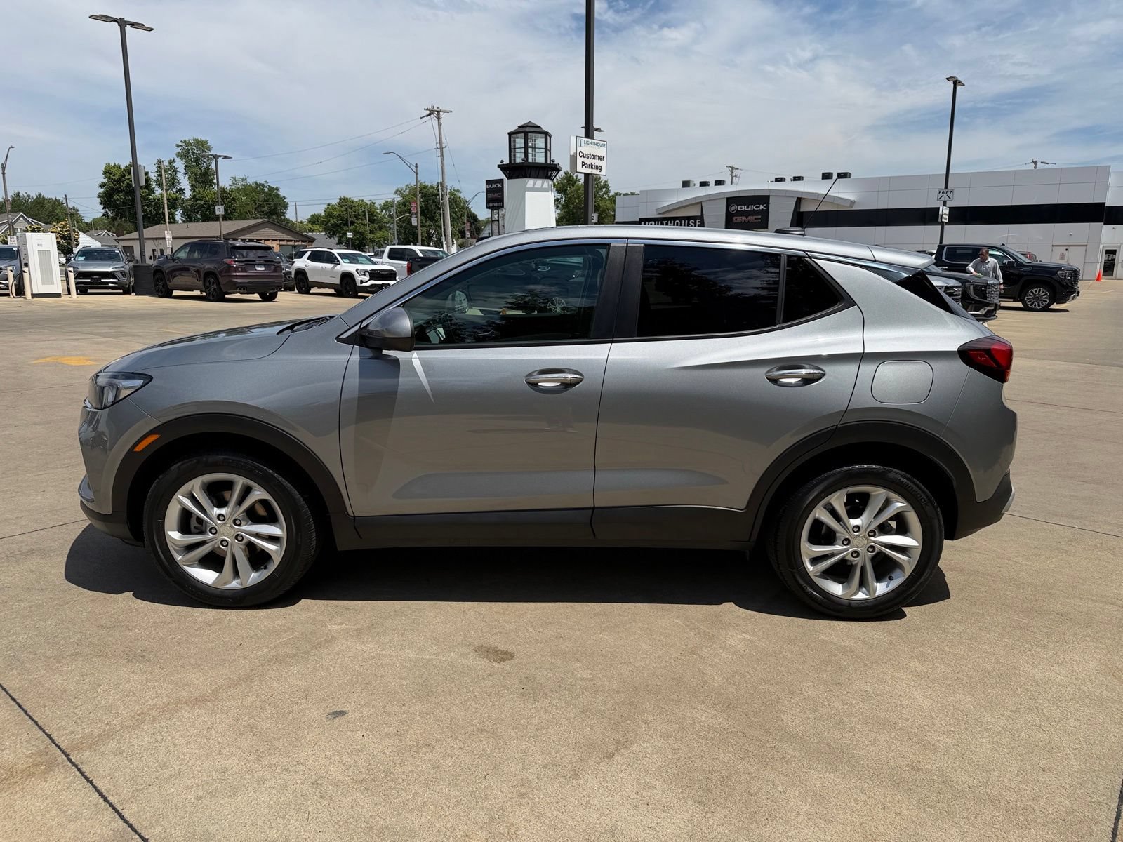 Used 2023 Buick Encore GX Preferred w/ Cold Weather Comfort Package FWD image 8