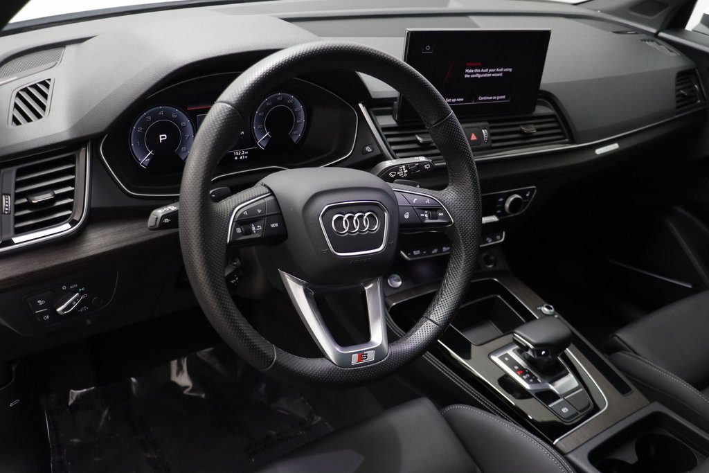 Used 2025 Audi Q5 e Premium Plus w/ Premium Plus Package image 6