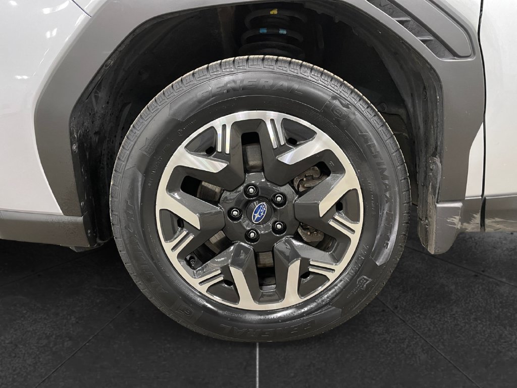 Used 2025 Subaru Forester Premium AWD/4WD image 16