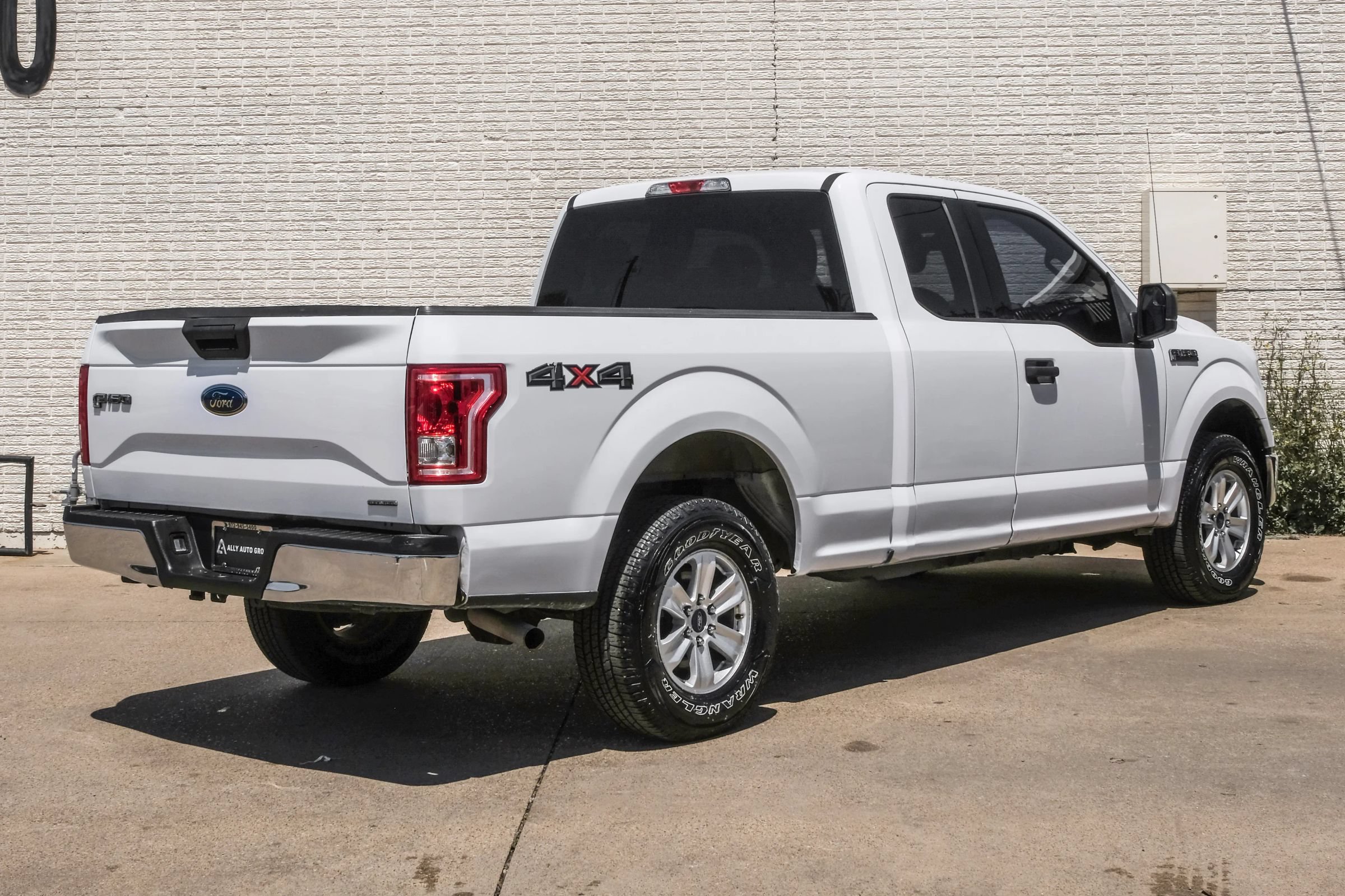 Used 2015 Ford F150 XLT AWD/4WD image 7