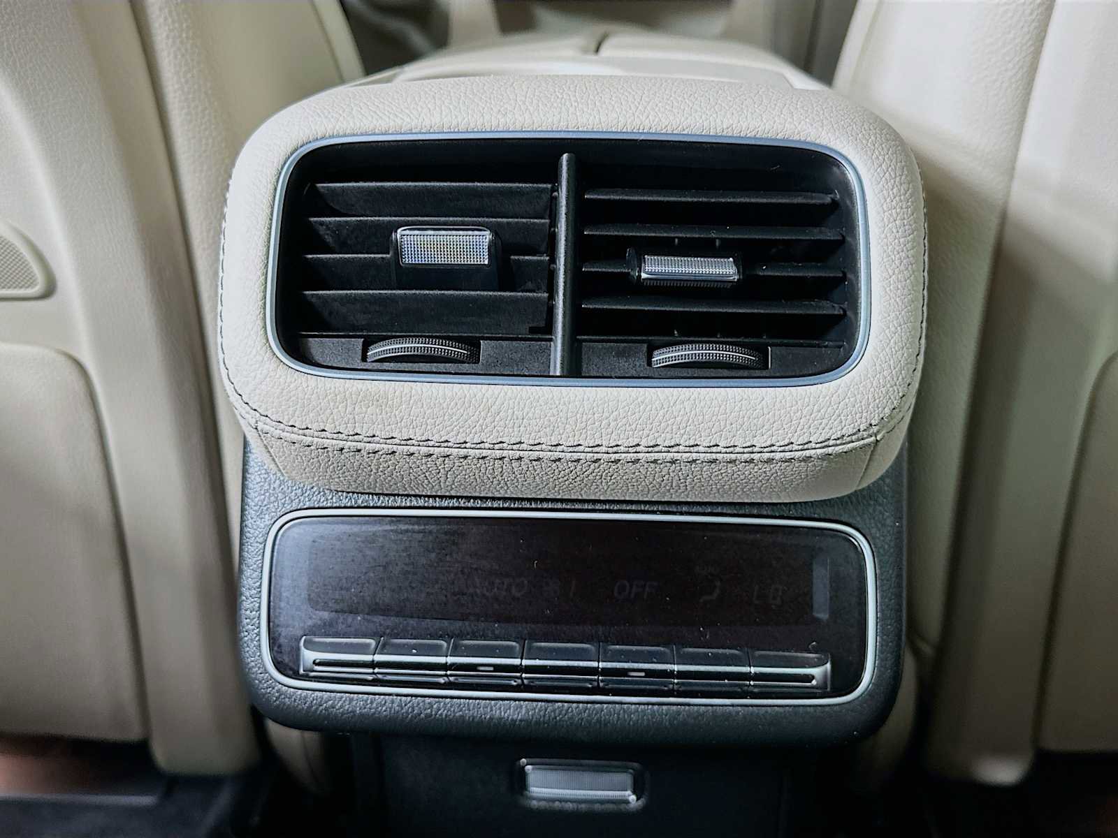 Used 2024 Mercedes-Benz GLS 580 4MATIC image 26