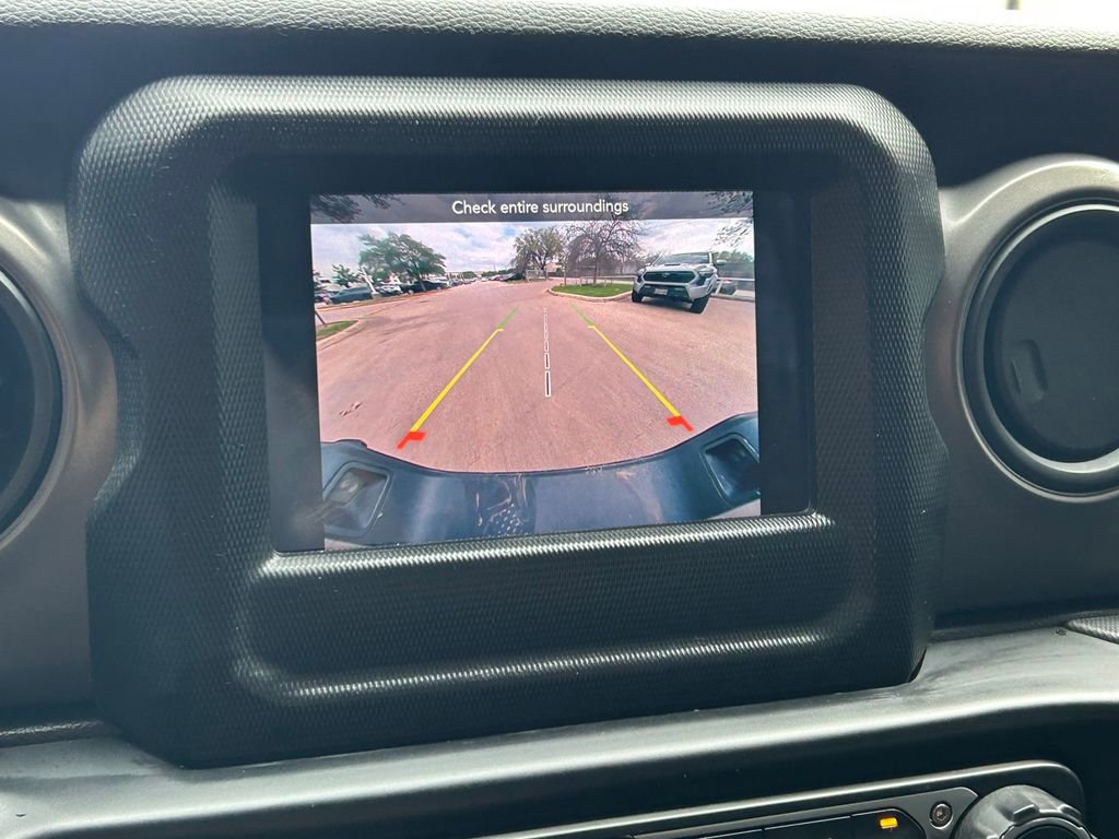 Used 2022 Jeep Gladiator Willys image 31