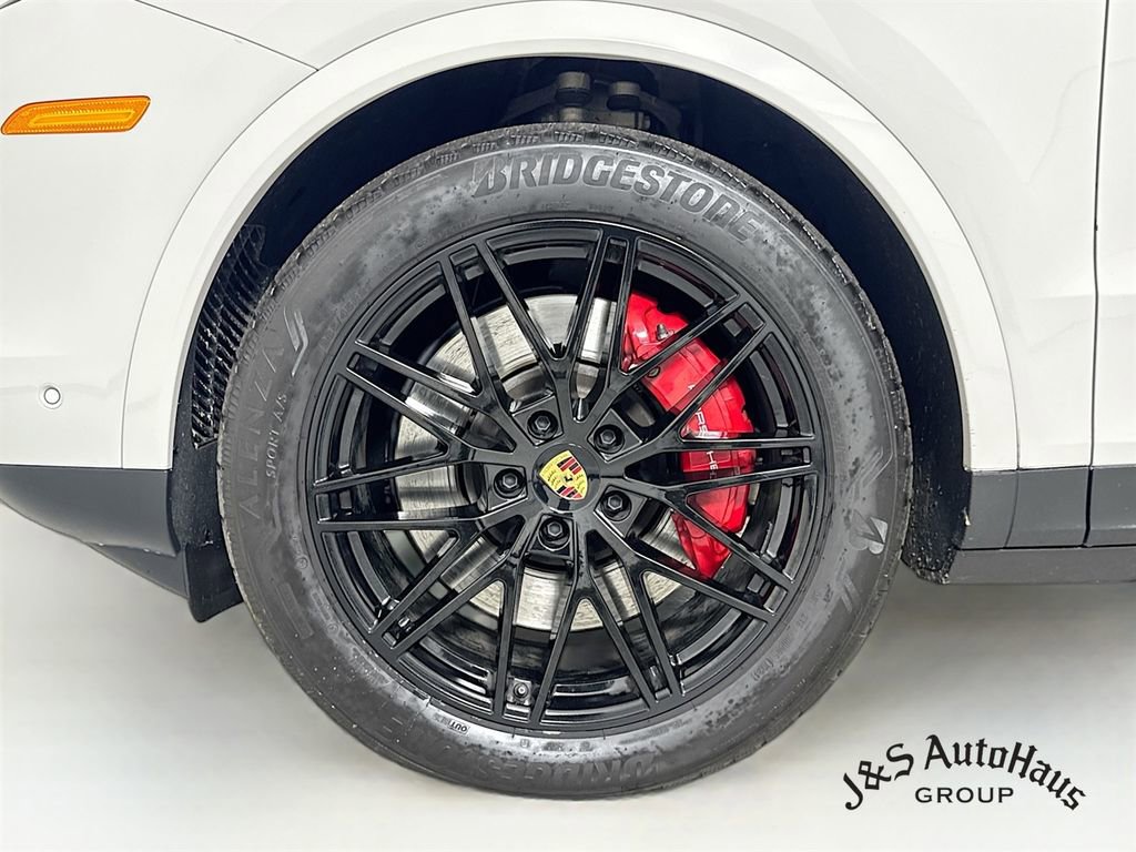Used 2024 Porsche Cayenne S image 39