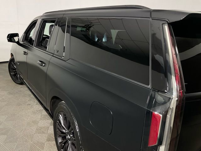 Used 2024 Cadillac Escalade ESV V w/ LPO, ONYX Package image 34