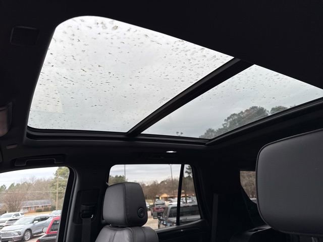 Used 2024 Chevrolet Tahoe RST w/ Luxury Package AWD/4WD image 14