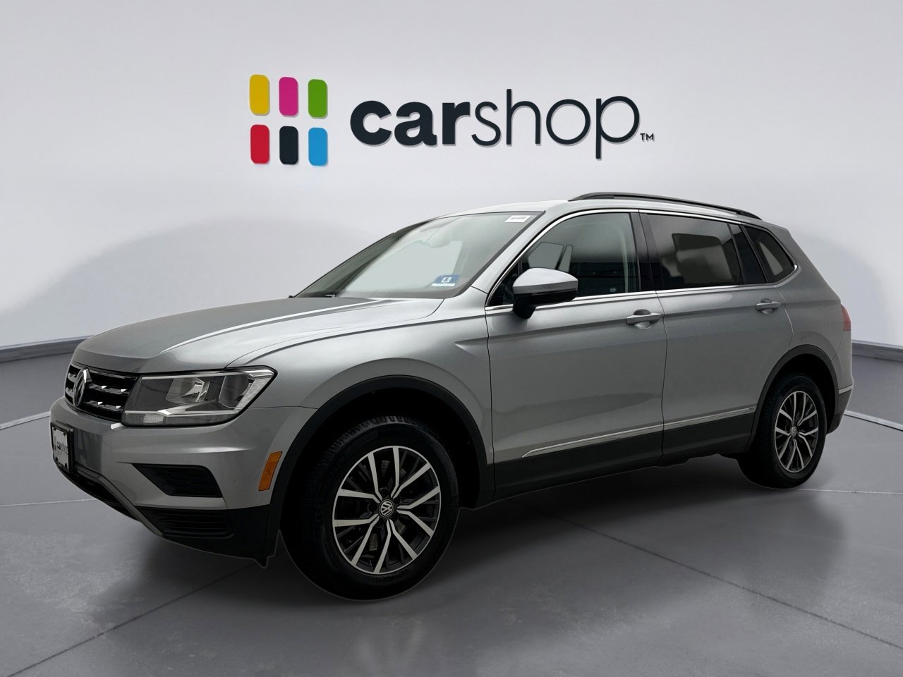 Used 2020 Volkswagen Tiguan SE w/ Panoramic Sunroof Package image 1
