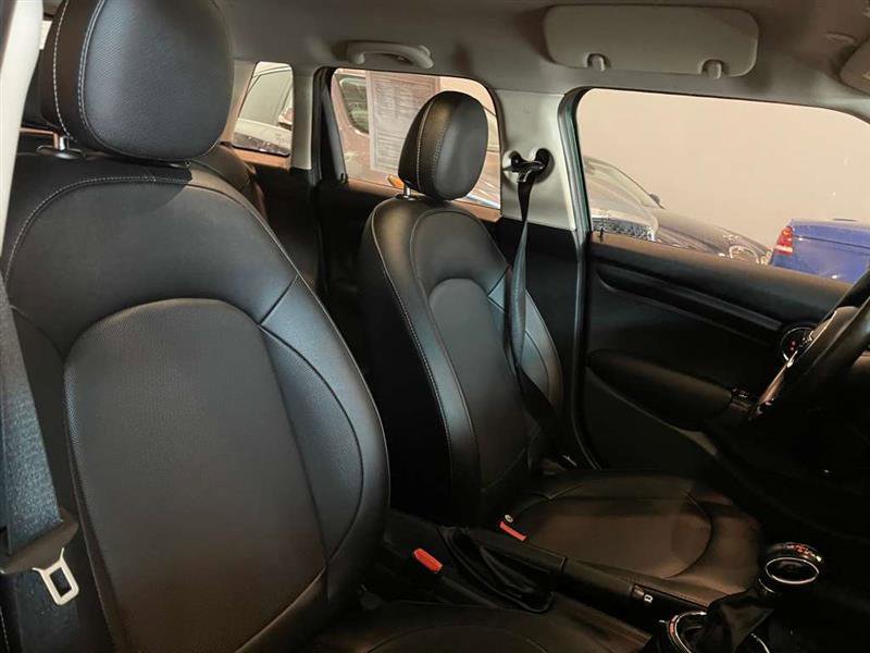 Used 2016 MINI Cooper 4-Door Hardtop image 49