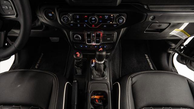 Used 2025 Jeep Gladiator Sport image 31