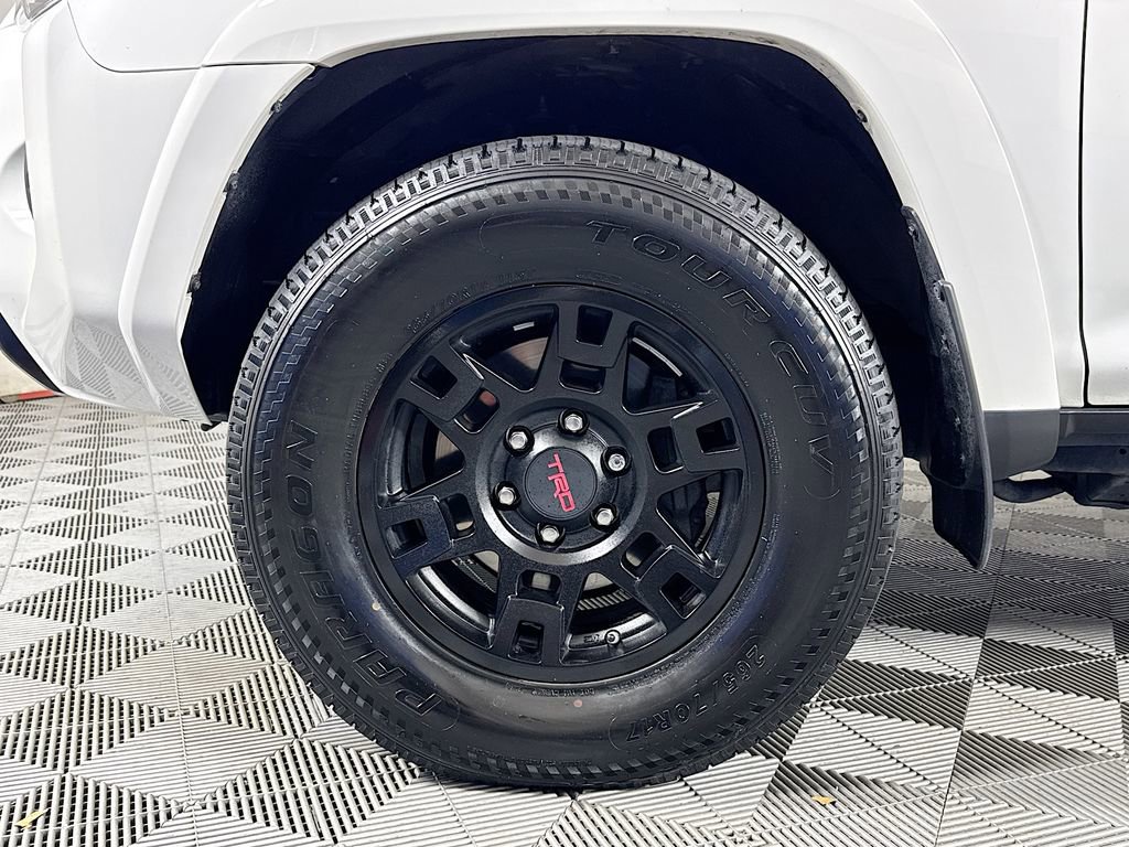 Used 2021 Toyota 4Runner Venture w/ Moonroof Package AWD/4WD image 31