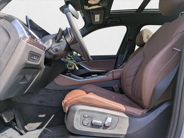 Used 2026 BMW X5 xDrive50e w/ Premium Package image 4