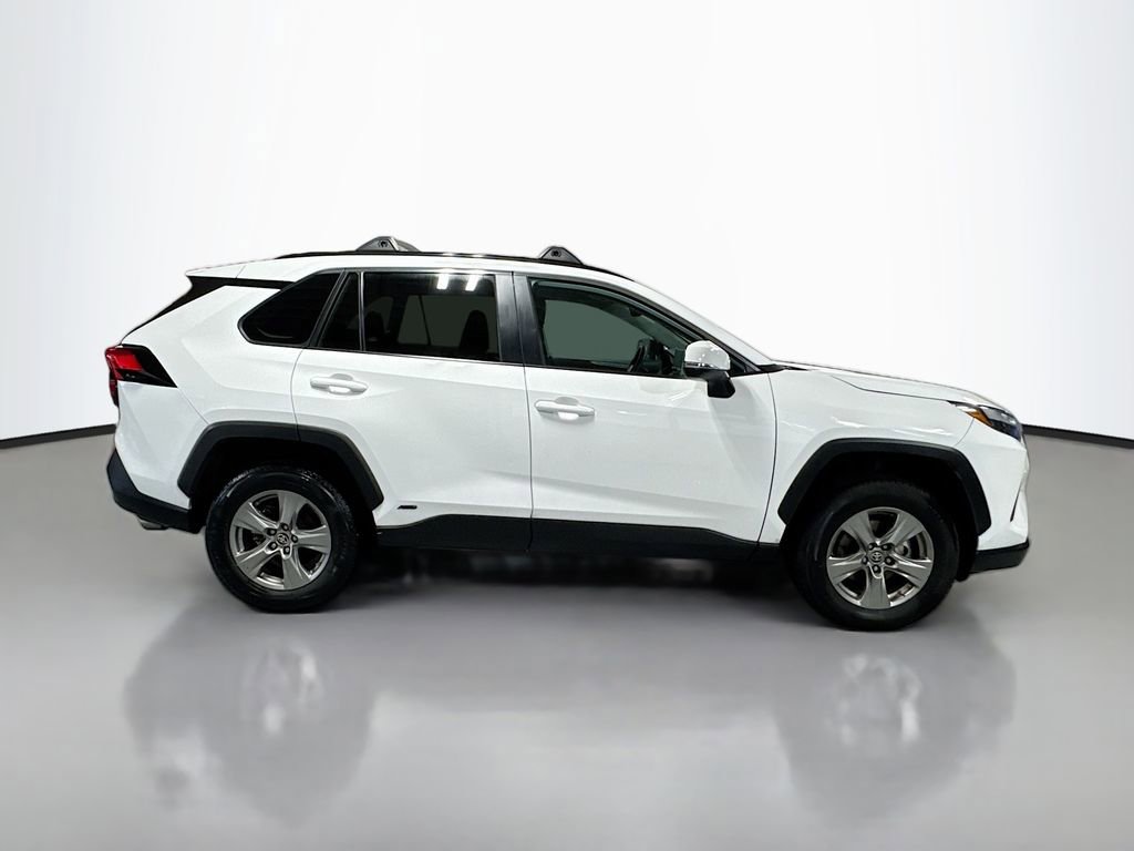 Used 2024 Toyota RAV4 LE AWD/4WD image 5