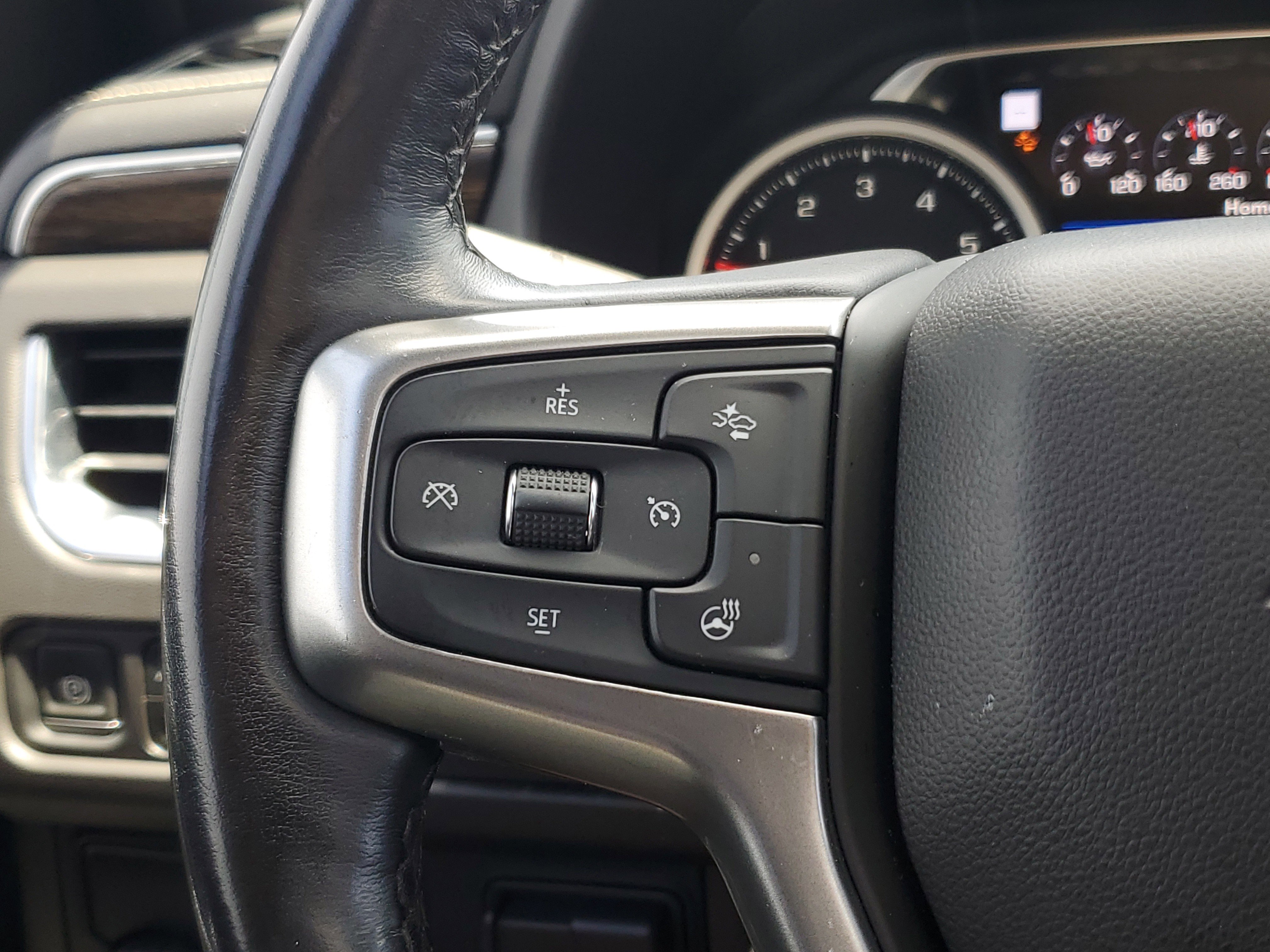 Used 2021 Chevrolet Tahoe Premier w/ Premium Package RWD image 26