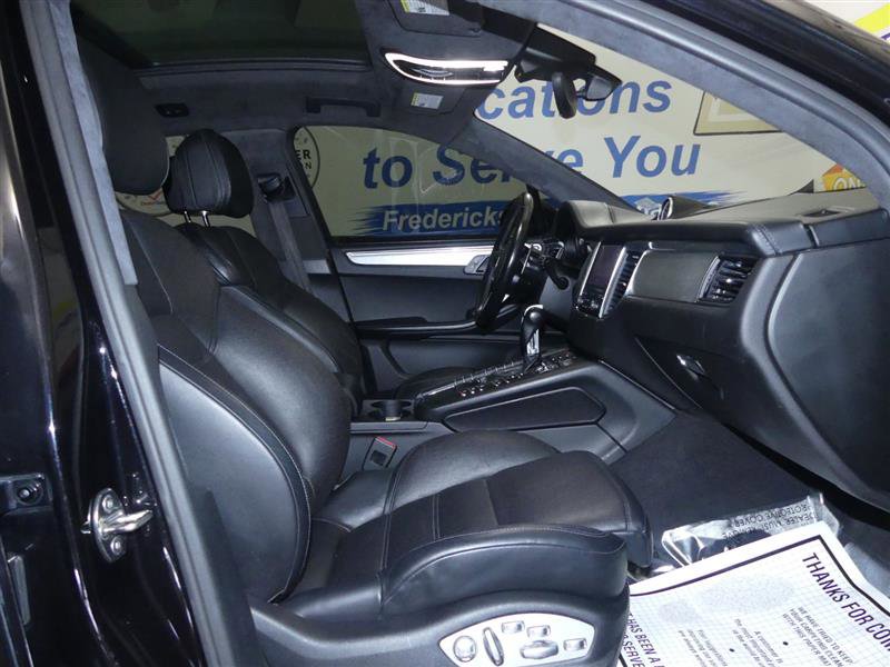 Used 2018 Porsche Macan Turbo image 7