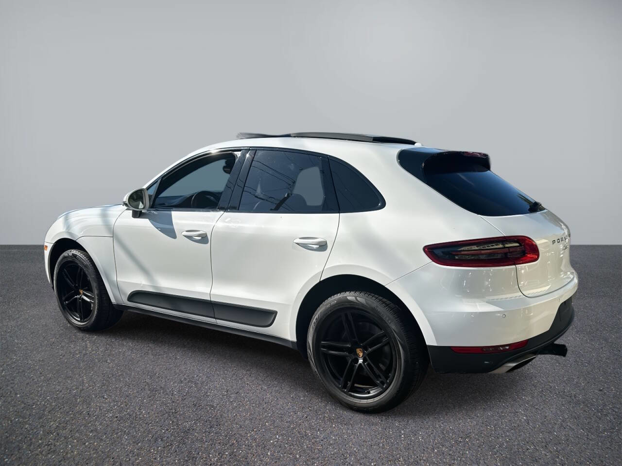 Used 2017 Porsche Macan image 3