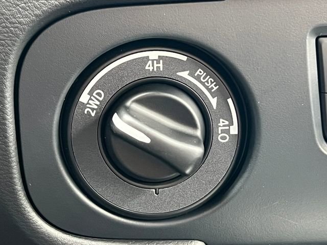 New 2026 Nissan Frontier SV w/ SV Convenience Package AWD/4WD image 32