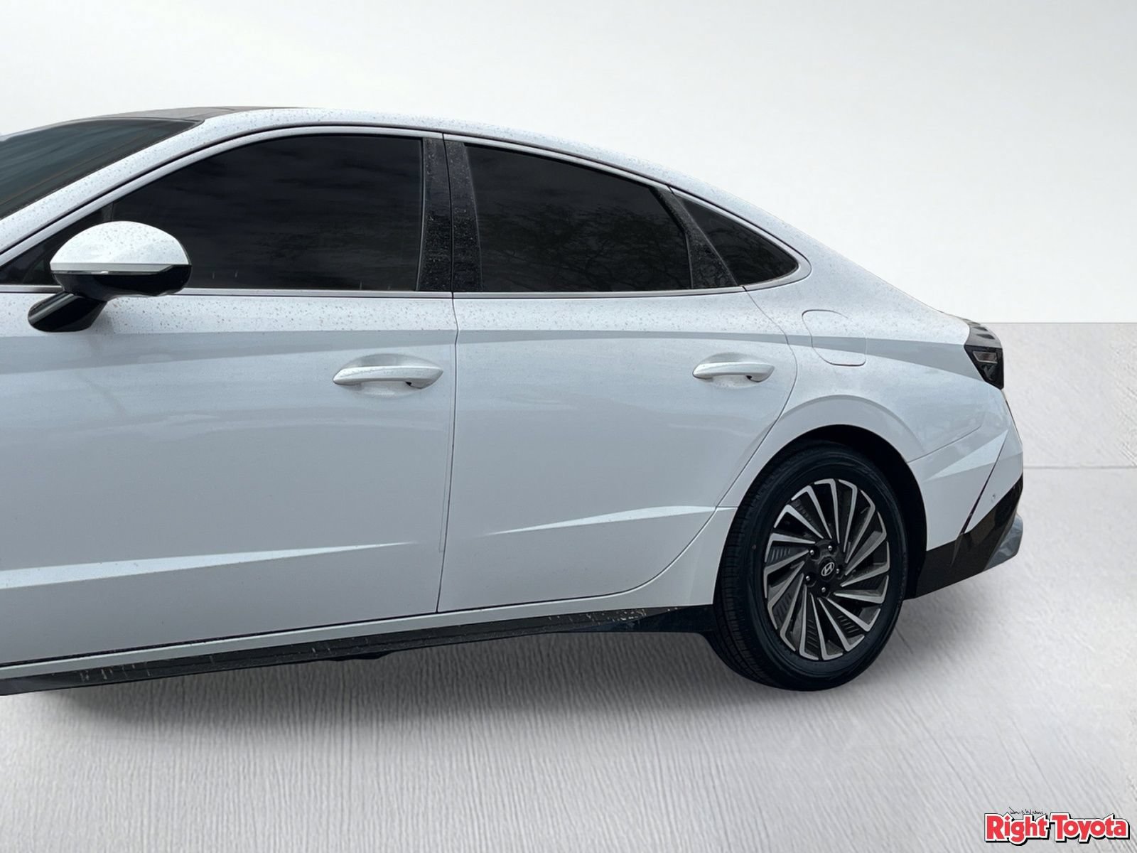 Used 2025 Hyundai Sonata Limited FWD image 9