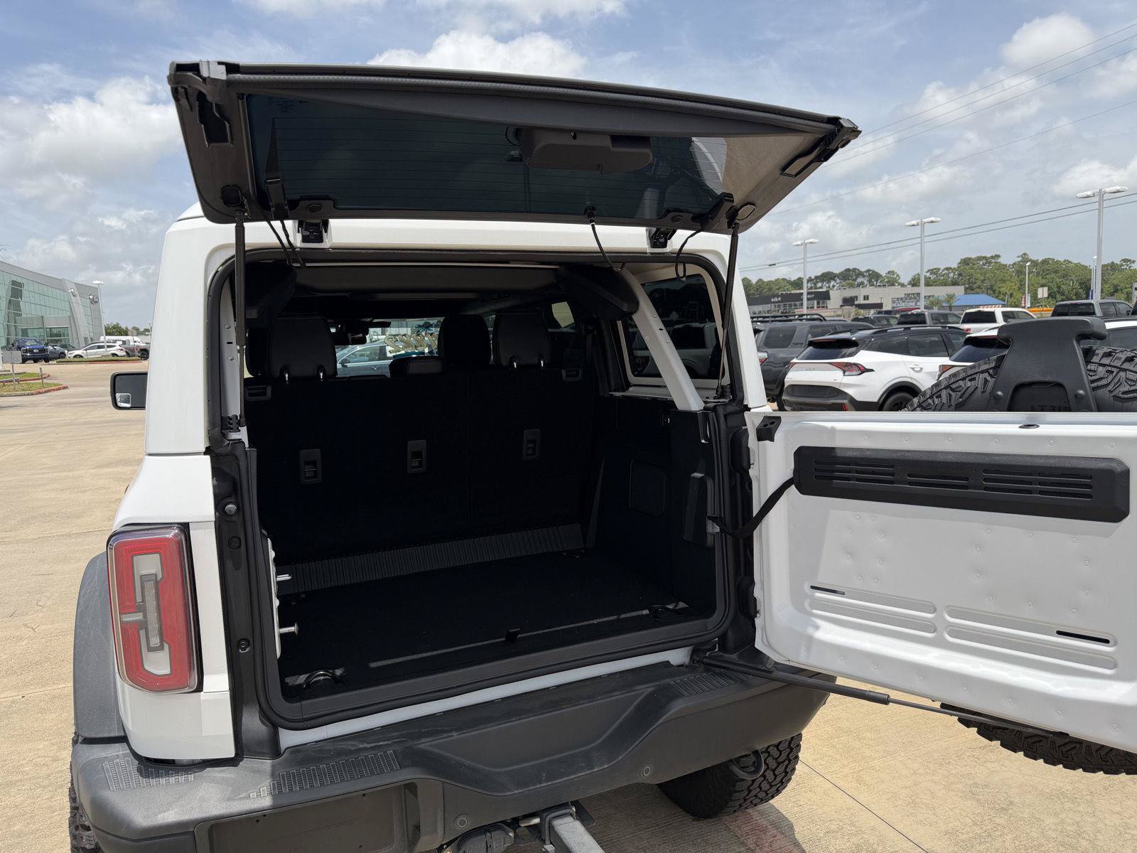 Certified 2025 Ford Bronco Badlands AWD/4WD image 21