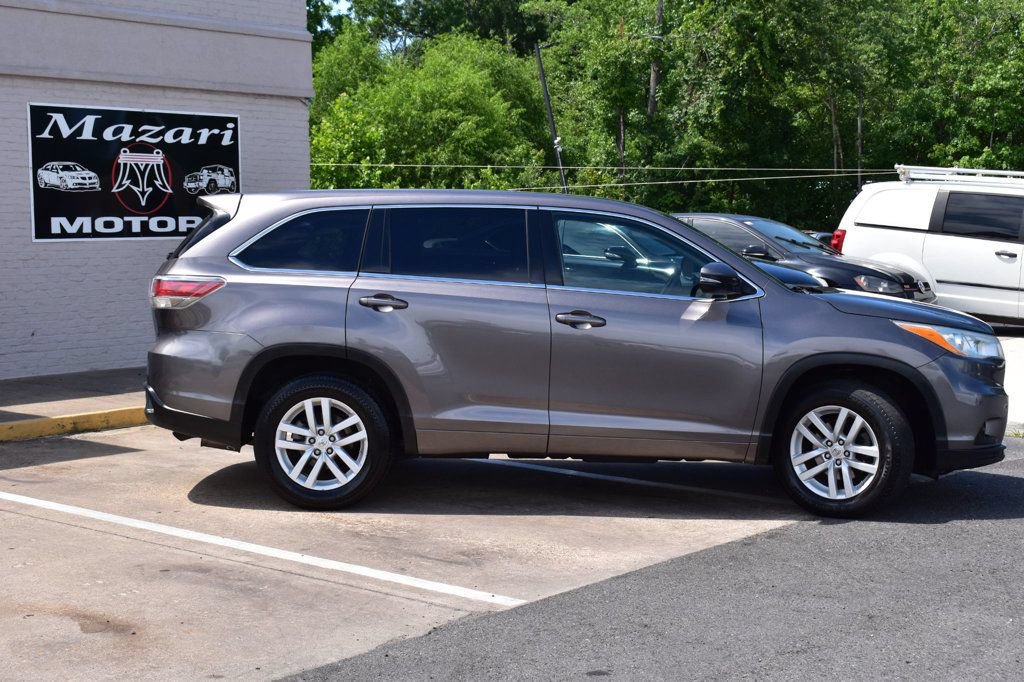Used 2014 Toyota Highlander LE FWD image 4