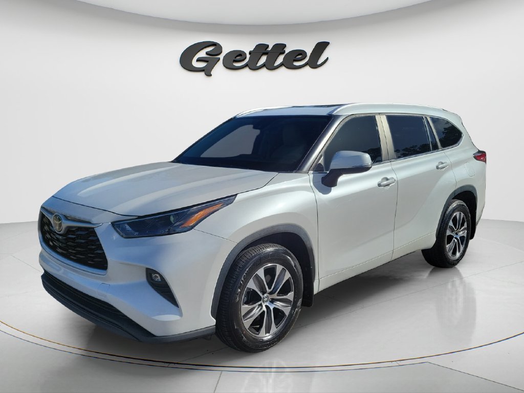 Used 2023 Toyota Highlander XLE