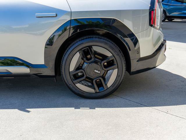Certified 2024 Kia EV9 GT-Line AWD/4WD image 36