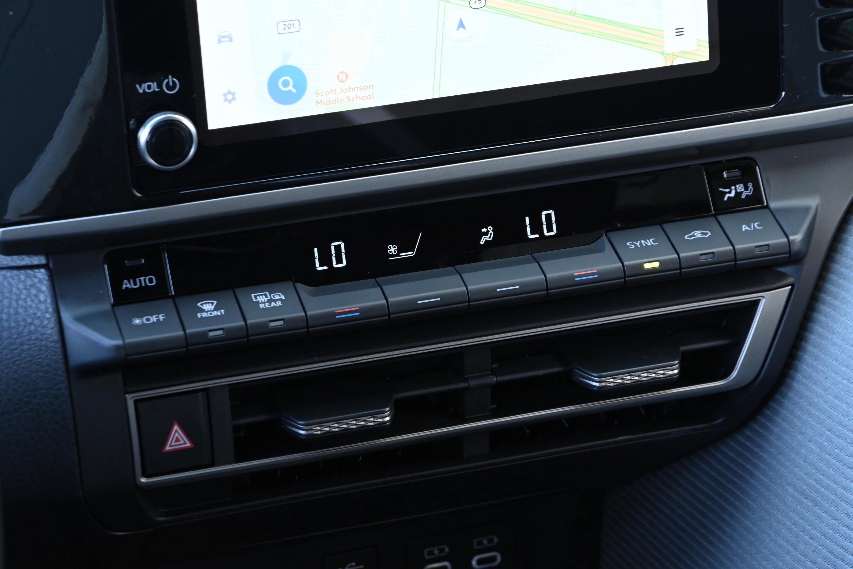 Used 2025 Toyota Camry SE image 17