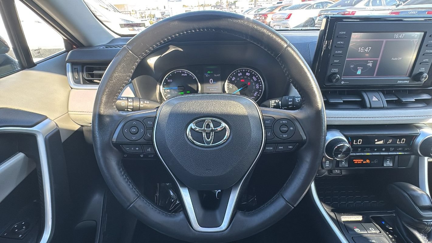 Used 2021 Toyota RAV4 XLE w/ Convenience Package AWD/4WD image 22