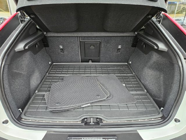 Certified 2023 Volvo C40 P8 Recharge Ultimate w/ Protection Package Premier AWD/4WD image 12