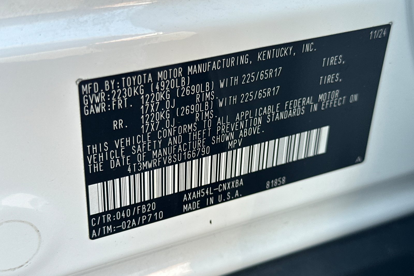 Used 2025 Toyota RAV4 LE AWD/4WD image 28