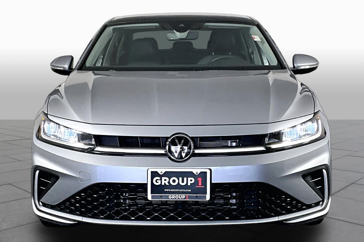 Used 2026 Volkswagen Jetta SEL FWD image 4
