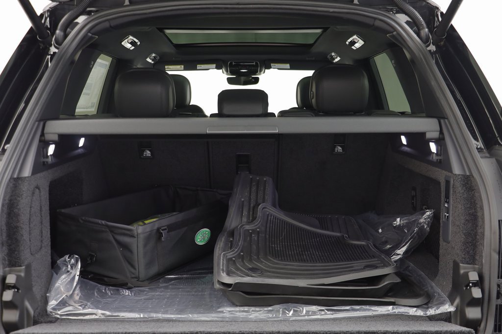 New 2025 Land Rover Range Rover SE image 19