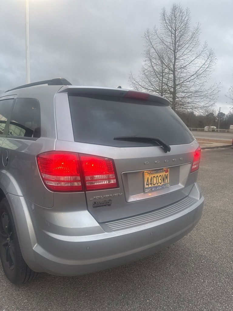 Used 2020 Dodge Journey SE w/ SE Popular Equipment Group image 6