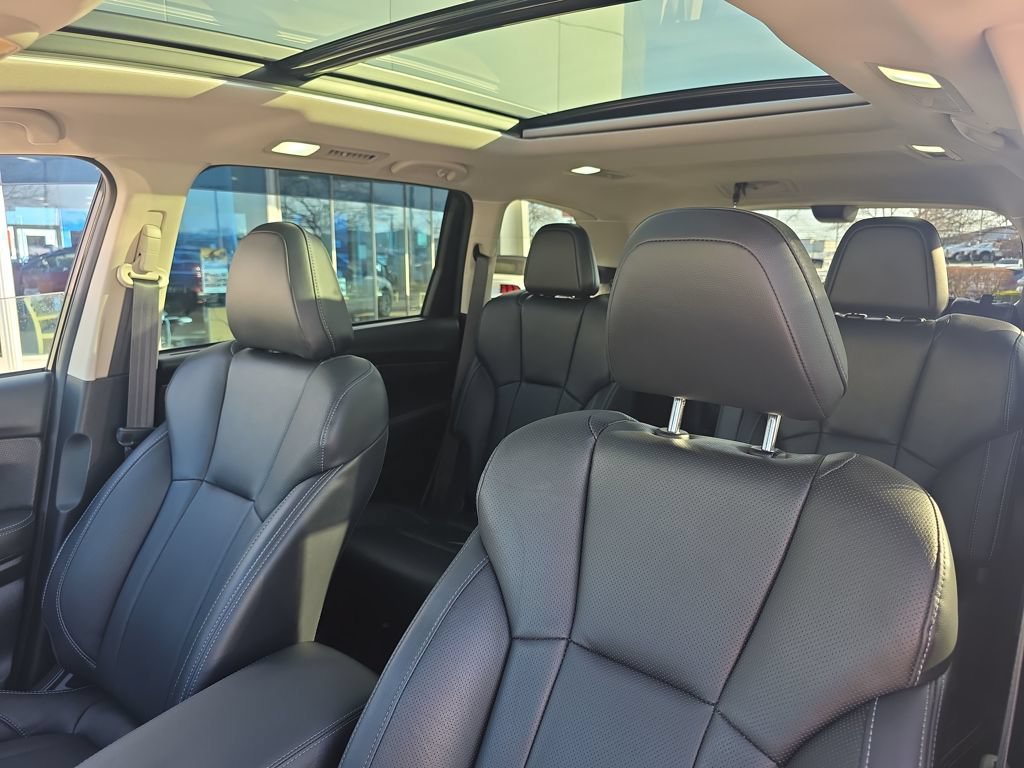Used 2024 Subaru Ascent Touring AWD/4WD image 23