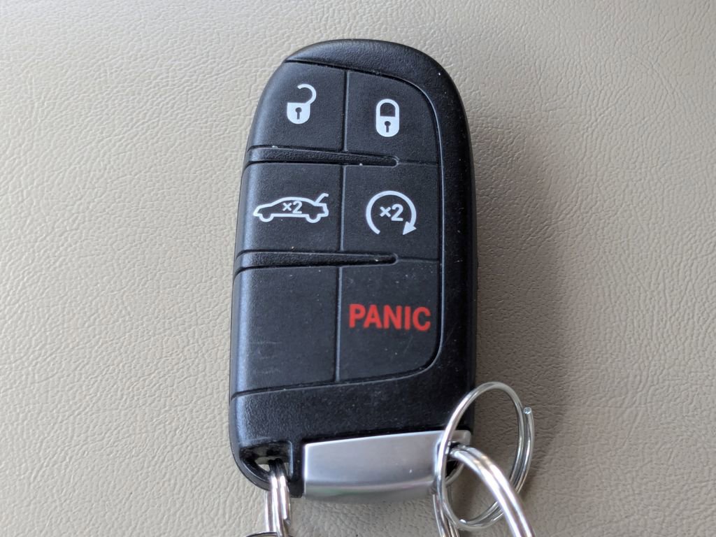Used 2014 Chrysler 300 C RWD image 38