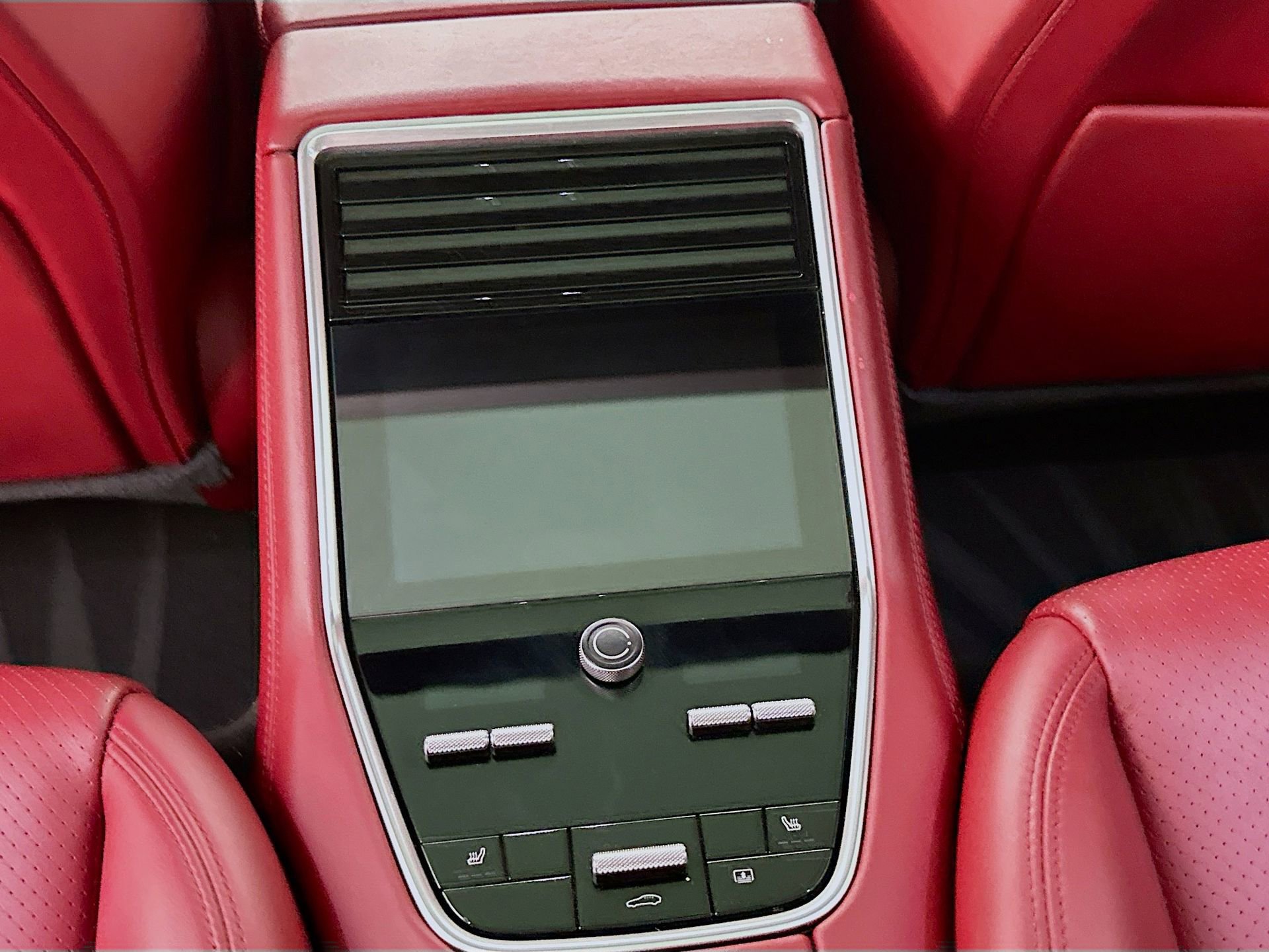 Used 2020 Porsche Panamera GTS image 27