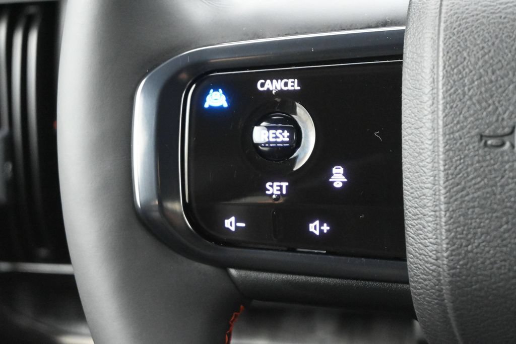 Used 2026 Nissan Armada PRO-4X AWD/4WD image 9