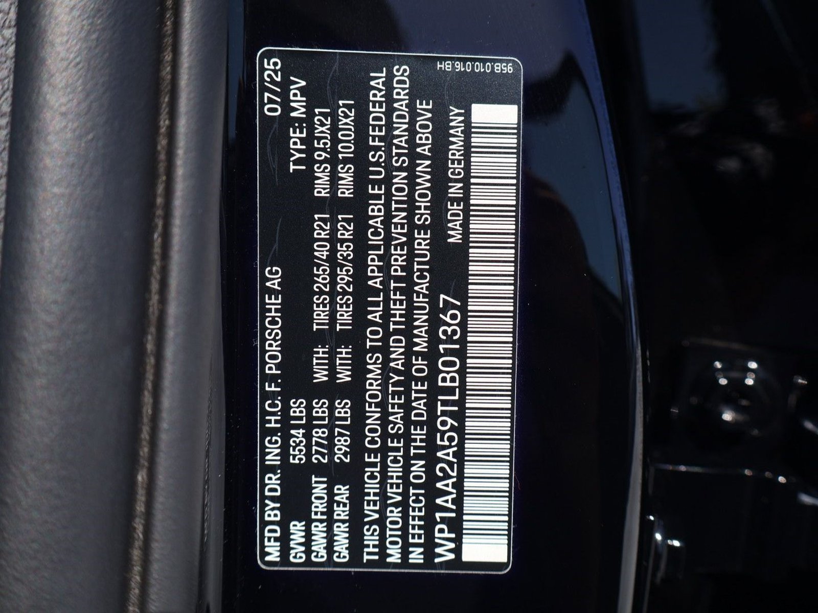 Certified 2026 Porsche Macan AWD/4WD image 29
