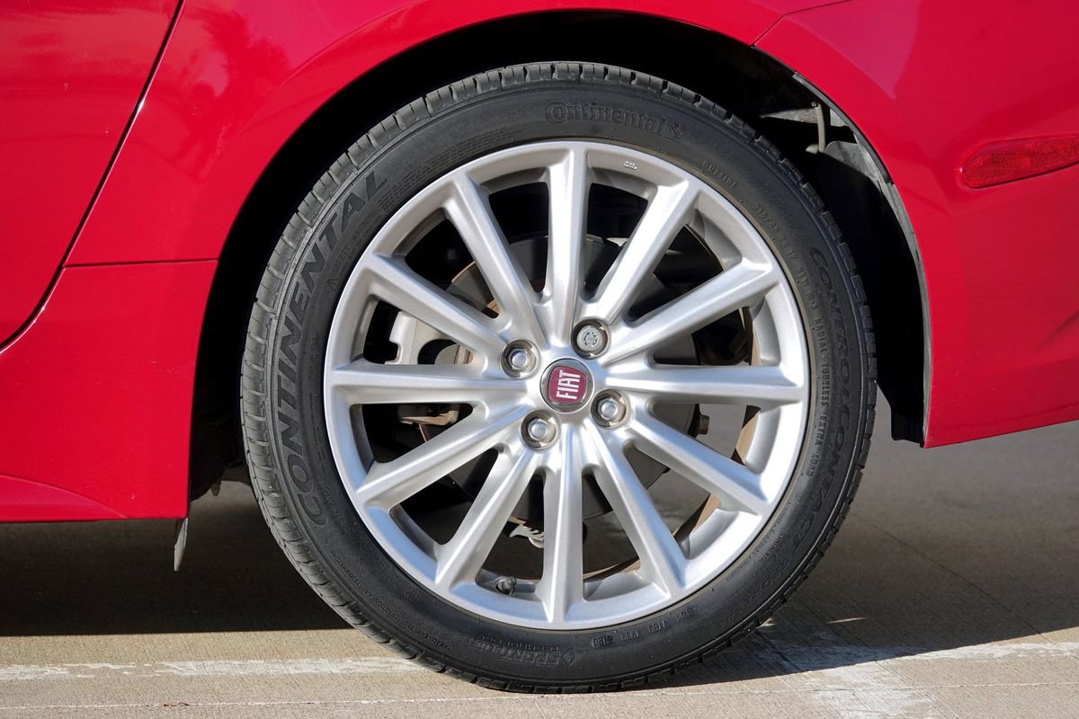 Used 2018 FIAT 124 Spider Lusso w/ Navigation & Sound Group image 23