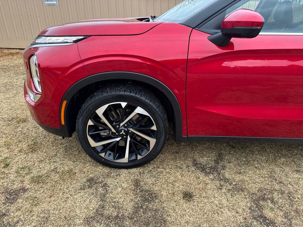 Used 2024 Mitsubishi Outlander SE image 33